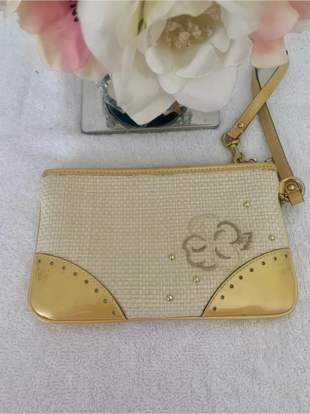 RARE Coach Raffia Floral Appliqué  Wristlet - Cream and Gold “LIMITED EDITION”